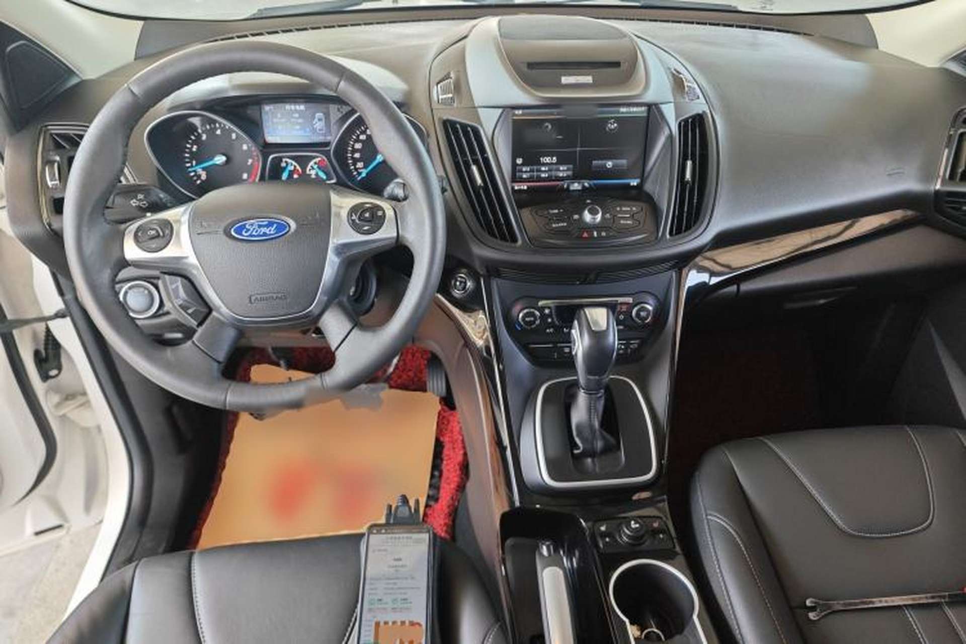 Used Ford Kuga 2015 2.0L GTDi Four-Wheel-Drive Sport Model Center Console