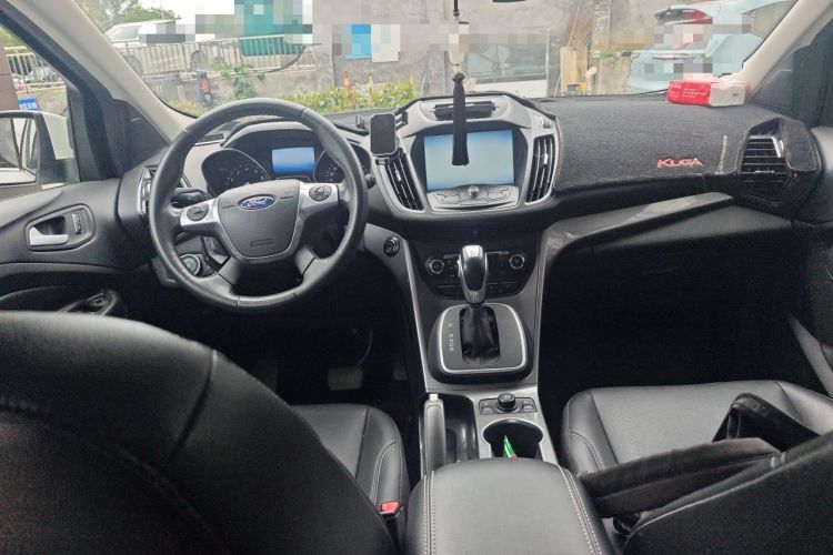 Used Ford Kuga 2015 1.5L GTDi Four-Wheel-Drive Elite Model Center Console