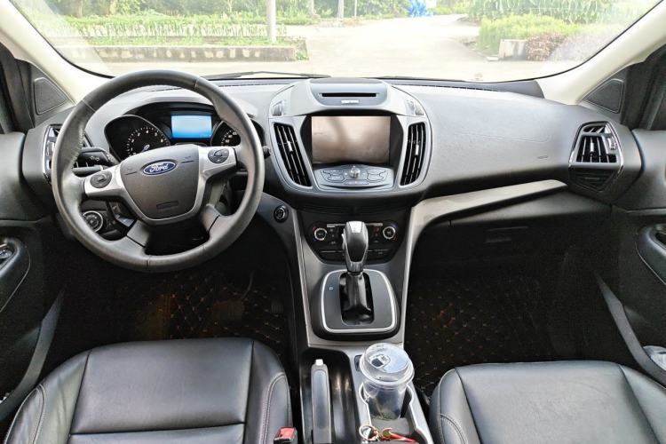 Used Ford Kuga 2015 2.0L GTDi Four-Wheel Drive Elite Model Center Console