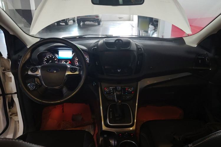 Used Ford Kuga 2015 2.0L GTDi Four-Wheel Drive Elite Model Center Console