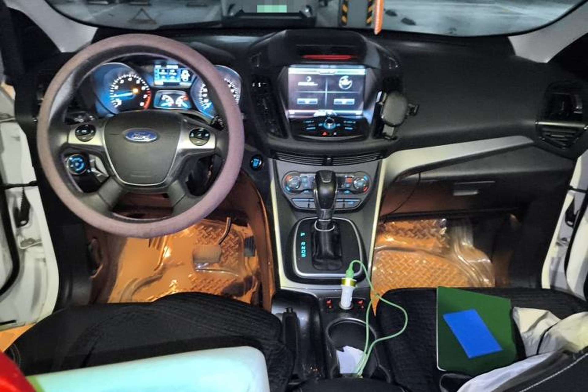 Used Ford Kuga 2015 2.0L GTDi Four-Wheel Drive Elite Model Center Console