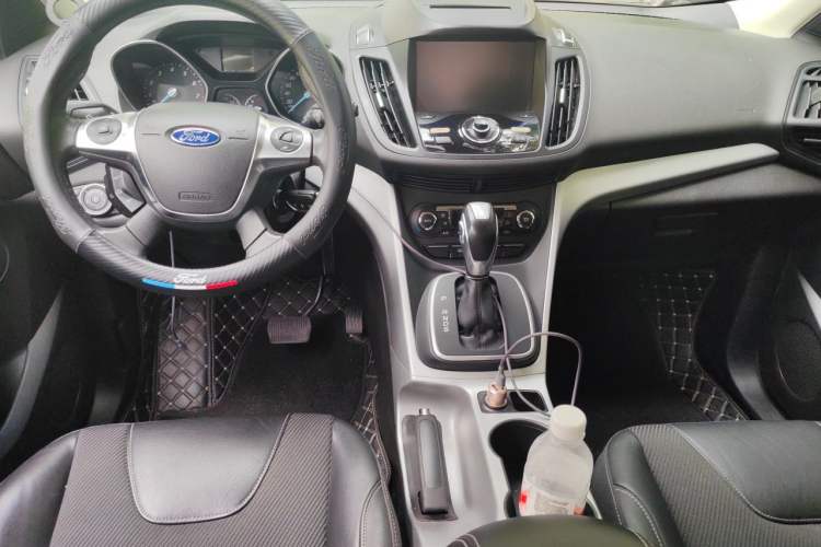 Used Ford Kuga 2015 1.5L GTDi Two-Wheel Drive Fashion Edition Center Console