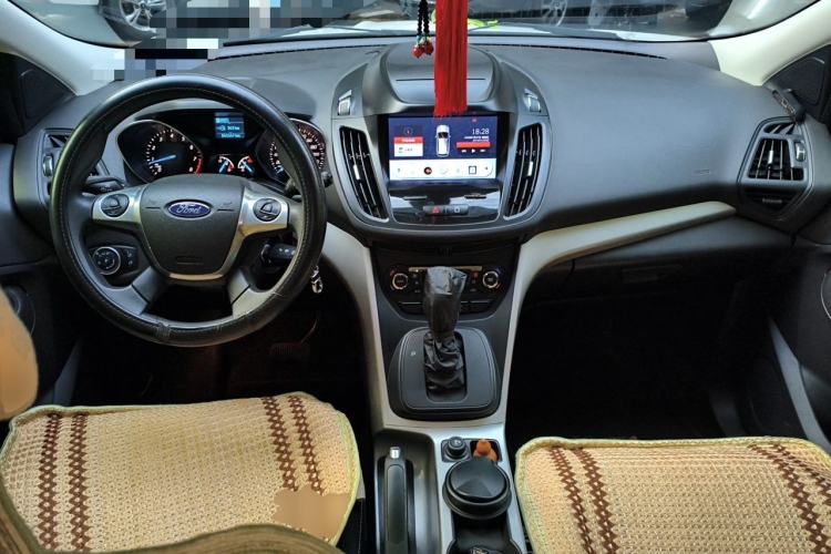 Used Ford Kuga 2015 1.5L GTDi Two-Wheel-Drive Comfort Model Center Console