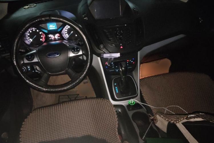 Used Ford Kuga 2015 1.5L GTDi Two-Wheel Drive Fashion Edition Center Console