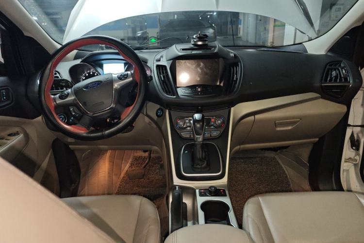 Used Ford Kuga 2015 1.5L GTDi Four-Wheel-Drive Elite Model Center Console