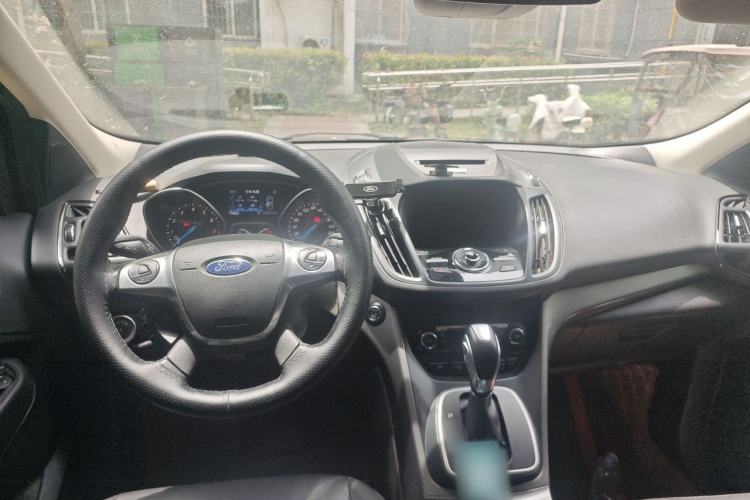 Used Ford Kuga 2015 2.0L GTDi Four-Wheel Drive Prestige Model Center Console