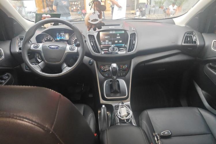 Used Ford Kuga 2015 2.0L GTDi Four-Wheel Drive Prestige Model Center Console
