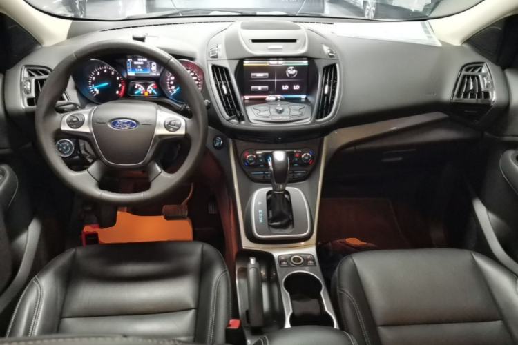 Used Ford Kuga 2015 2.0L GTDi Four-Wheel Drive Elite Model Center Console