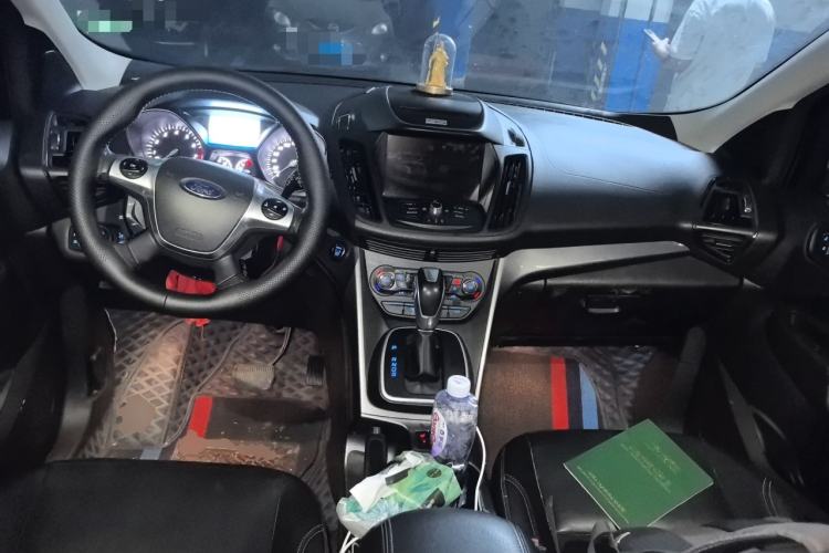 Used Ford Kuga 2015 1.5L GTDi Four-Wheel-Drive Elite Model Center Console