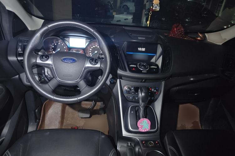 Used Ford Kuga 2015 2.0L GTDi Four-Wheel Drive Prestige Model Center Console