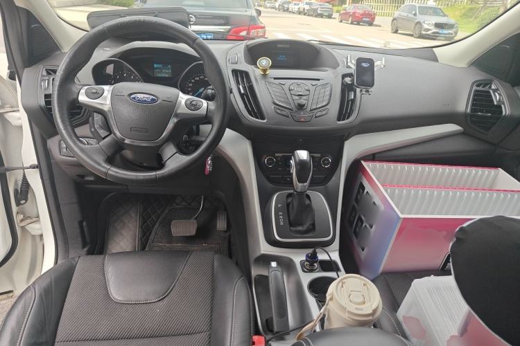 Used Ford Kuga 2015 1.5L GTDi Two-Wheel Drive Fashion Edition Center Console