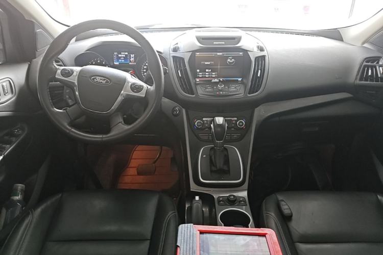 Used Ford Kuga 2015 1.5L GTDi Four-Wheel-Drive Elite Model Center Console