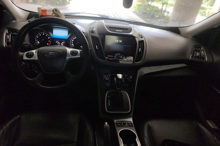 Used Ford Kuga 2015 2.0L GTDi Four-Wheel Drive Prestige Model Center Console
