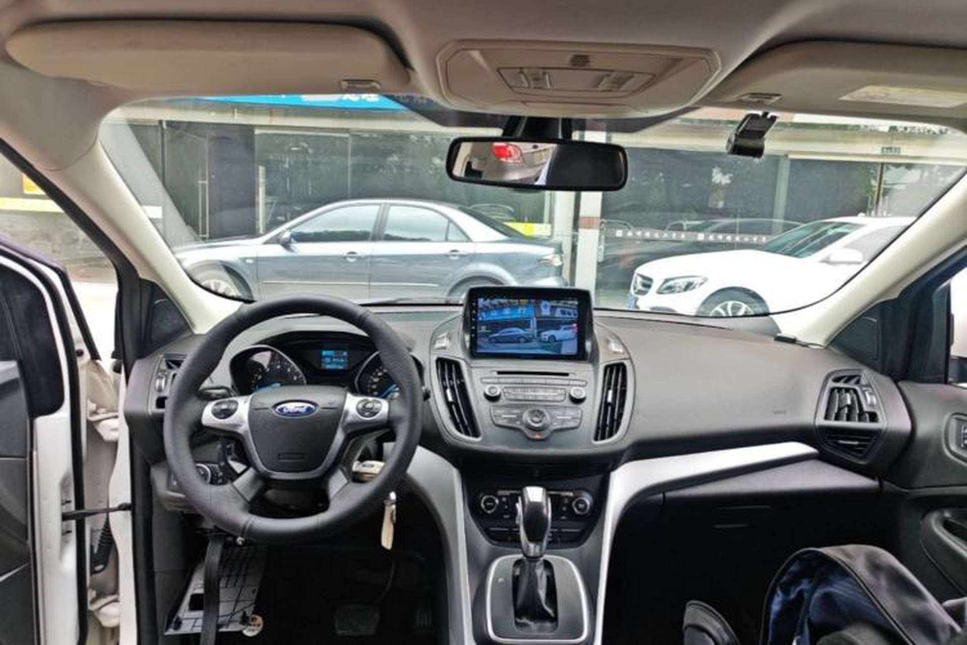 Used Ford Kuga 2015 1.5L GTDi Two-Wheel Drive Fashion Edition Center Console
