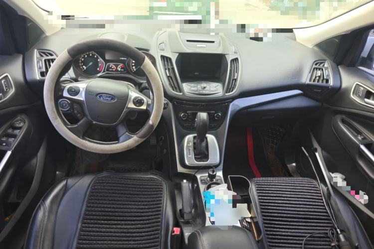 Used Ford Kuga 2015 1.5L GTDi Four-Wheel-Drive Elite Model Center Console