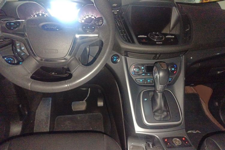 Used Ford Kuga 2015 2.0L GTDi Four-Wheel Drive Prestige Model Center Console