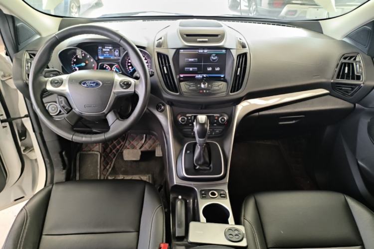 Used Ford Kuga 2015 1.5L GTDi Four-Wheel-Drive Elite Model Center Console