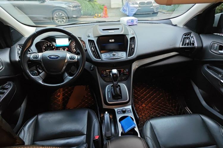Used Ford Kuga 2015 1.5L GTDi Four-Wheel-Drive Elite Model Center Console