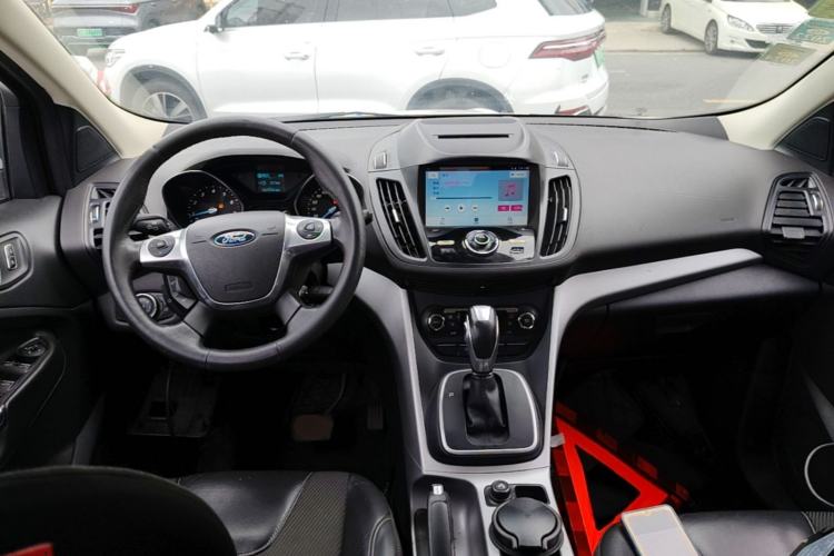 Used Ford Kuga 2015 1.5L GTDi Two-Wheel Drive Fashion Edition Center Console
