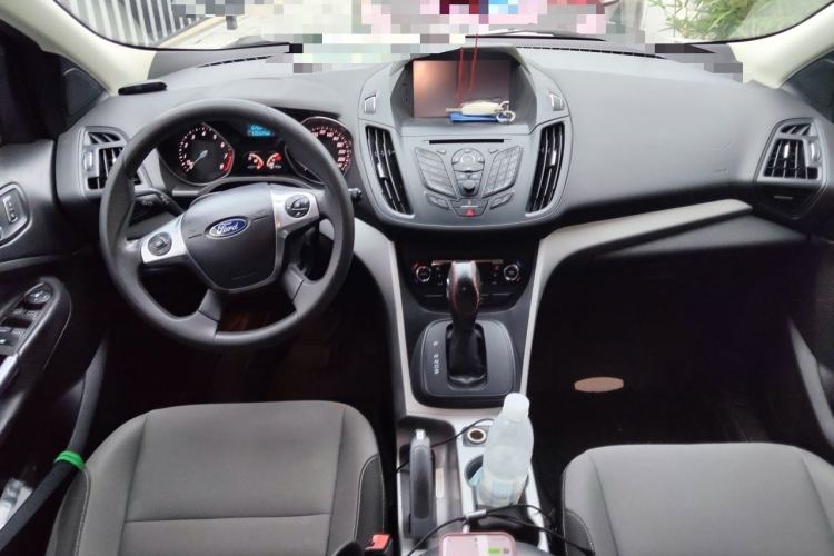 Used Ford Kuga 2015 1.5L GTDi Two-Wheel-Drive Comfort Model Center Console