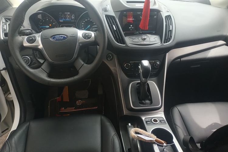 Used Ford Kuga 2015 1.5L GTDi Four-Wheel-Drive Elite Model Center Console