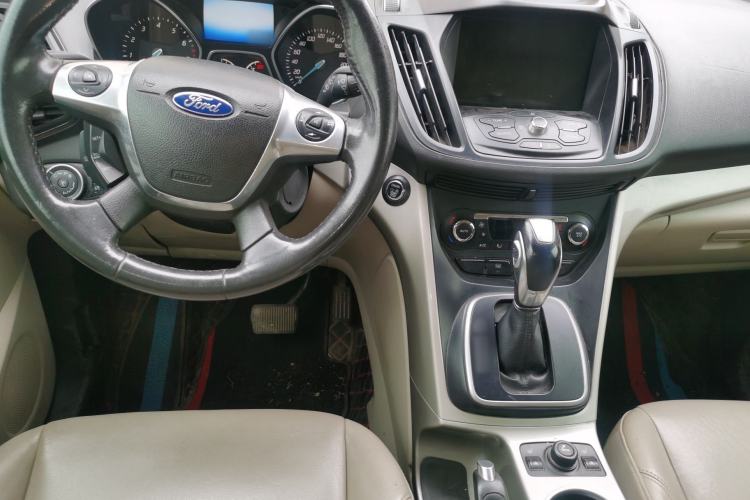 Used Ford Kuga 2015 1.5L GTDi Four-Wheel-Drive Elite Model Center Console