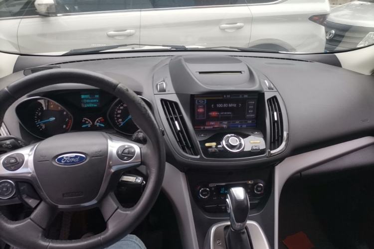 Used Ford Kuga 2015 1.5L GTDi Two-Wheel Drive Fashion Edition Center Console