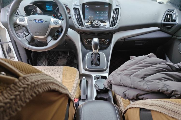 Used Ford Kuga 2015 1.5L GTDi Two-Wheel Drive Fashion Edition Center Console