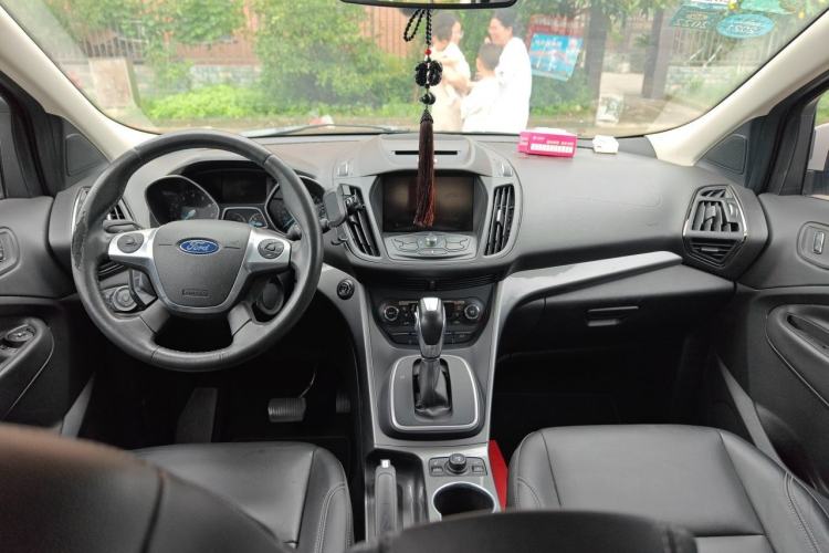 Used Ford Kuga 2015 2.0L GTDi Four-Wheel Drive Elite Model Center Console