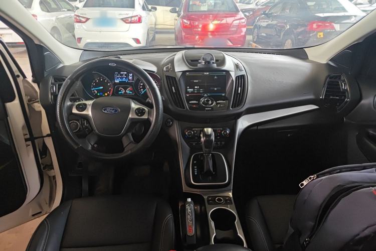 Used Ford Kuga 2015 2.0L GTDi Four-Wheel Drive Prestige Model Center Console