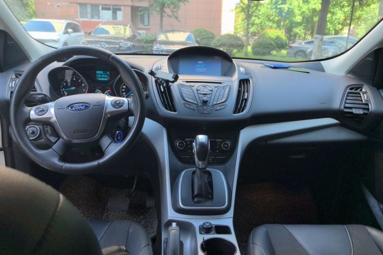 Used Ford Kuga 2015 1.5L GTDi Two-Wheel Drive Fashion Edition Center Console