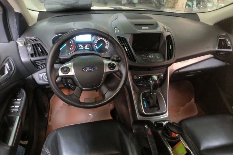 Used Ford Kuga 2015 2.0L GTDi Four-Wheel Drive Elite Model Center Console