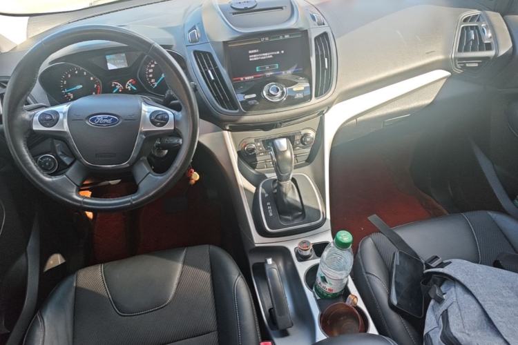 Used Ford Kuga 2015 1.5L GTDi Two-Wheel Drive Fashion Edition Center Console
