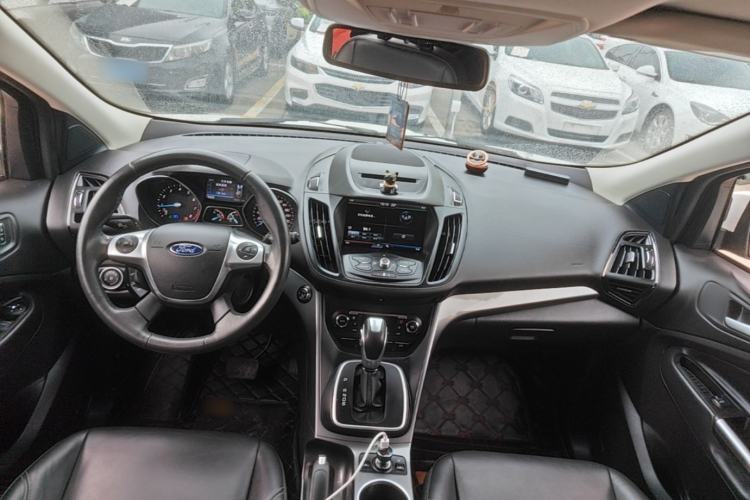 Used Ford Kuga 2015 2.0L GTDi Four-Wheel Drive Elite Model Center Console