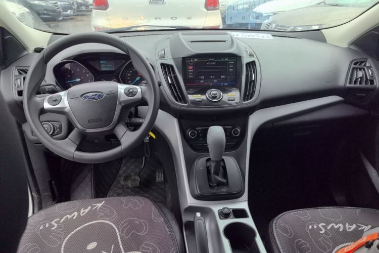 Used Ford Kuga 2015 1.5L GTDi Two-Wheel-Drive Comfort Model Center Console