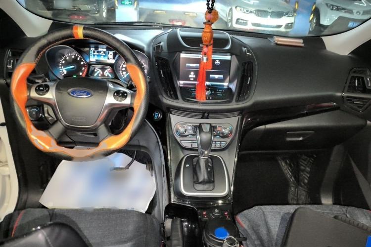 Used Ford Kuga 2015 2.0L GTDi Four-Wheel Drive Prestige Model Center Console