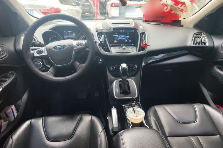 Used Ford Kuga 2015 2.0L GTDi Four-Wheel-Drive Sport Model Center Console