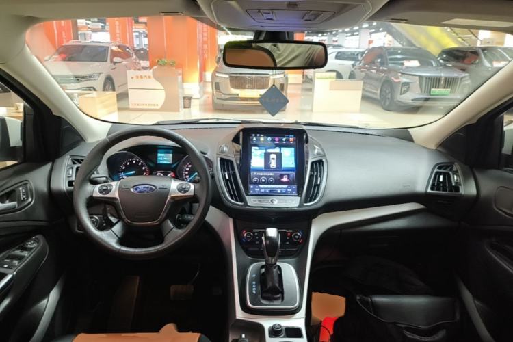 Used Ford Kuga 2015 1.5L GTDi Two-Wheel Drive Fashion Edition Center Console