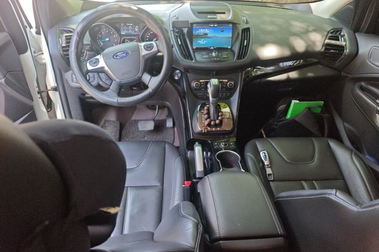 Used Ford Kuga 2015 2.0L GTDi Four-Wheel-Drive Sport Model Center Console