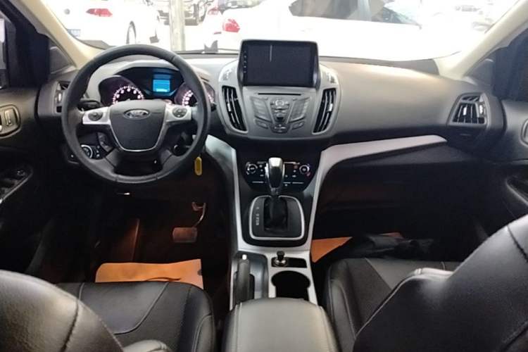 Used Ford Kuga 2015 1.5L GTDi Two-Wheel Drive Fashion Edition Center Console