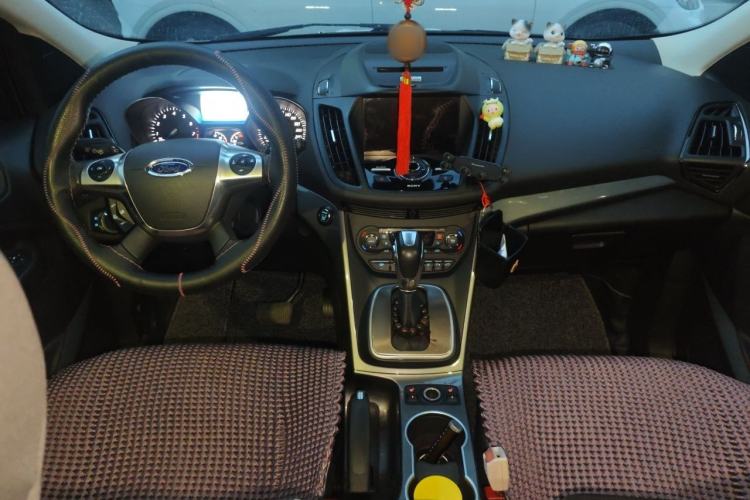 Used Ford Kuga 2015 2.0L GTDi Four-Wheel Drive Prestige Model Center Console