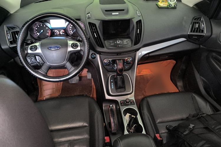 Used Ford Kuga 2015 1.5L GTDi Four-Wheel-Drive Elite Model Center Console