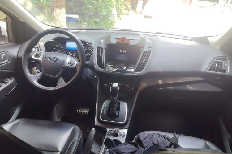 Used Ford Kuga 2015 2.0L GTDi Four-Wheel Drive Prestige Model Center Console