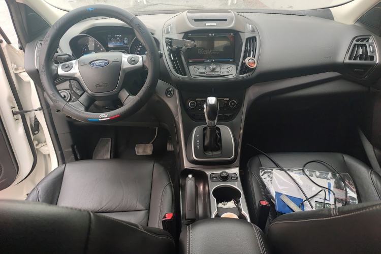 Used Ford Kuga 2015 2.0L GTDi Four-Wheel Drive Elite Model Center Console
