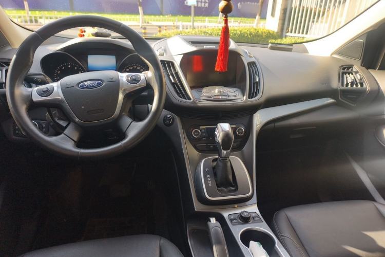 Used Ford Kuga 2015 2.0L GTDi Four-Wheel Drive Elite Model Center Console