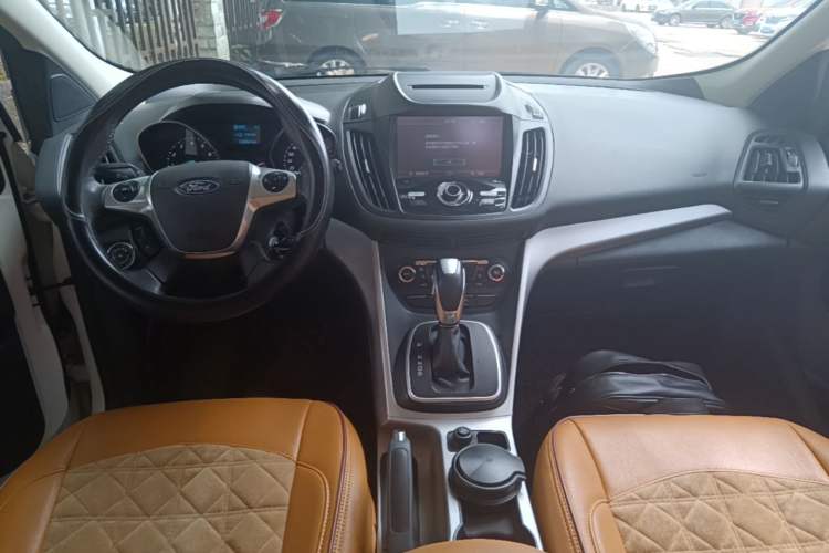 Used Ford Kuga 2015 1.5L GTDi Two-Wheel Drive Fashion Edition Center Console
