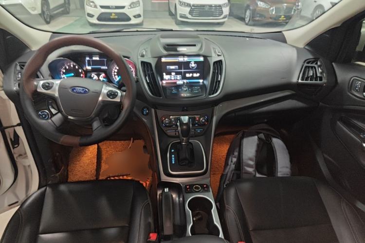 Used Ford Kuga 2015 2.0L GTDi Four-Wheel Drive Elite Model Center Console