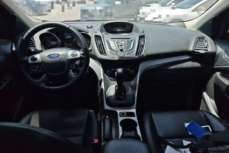 Used Ford Kuga 2015 1.5L GTDi Two-Wheel-Drive Comfort Model Center Console
