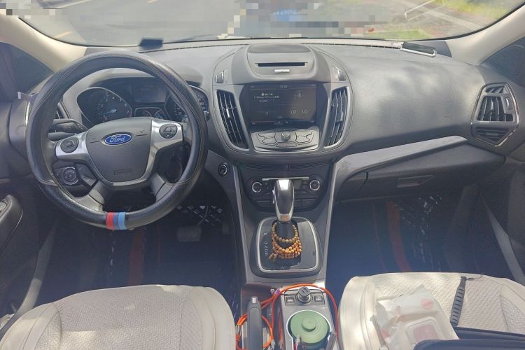 Used Ford Kuga 2015 1.5L GTDi Four-Wheel-Drive Elite Model Center Console