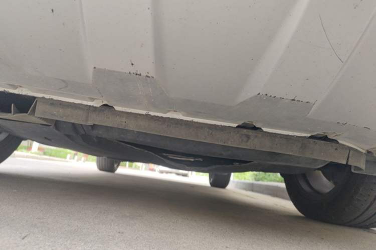 Used Ford Kuga 2015 2.0L GTDi Four-Wheel-Drive Sport Model Chassis Front